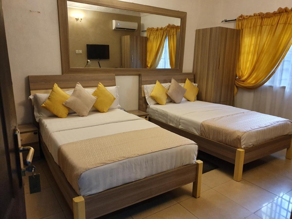 Apartment Royale Hotel&Suite Lagos Buitenkant foto