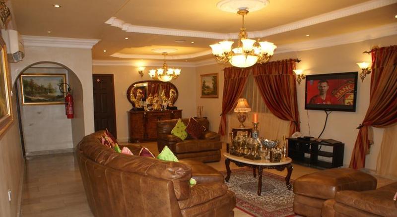 Apartment Royale Hotel&Suite Lagos Buitenkant foto