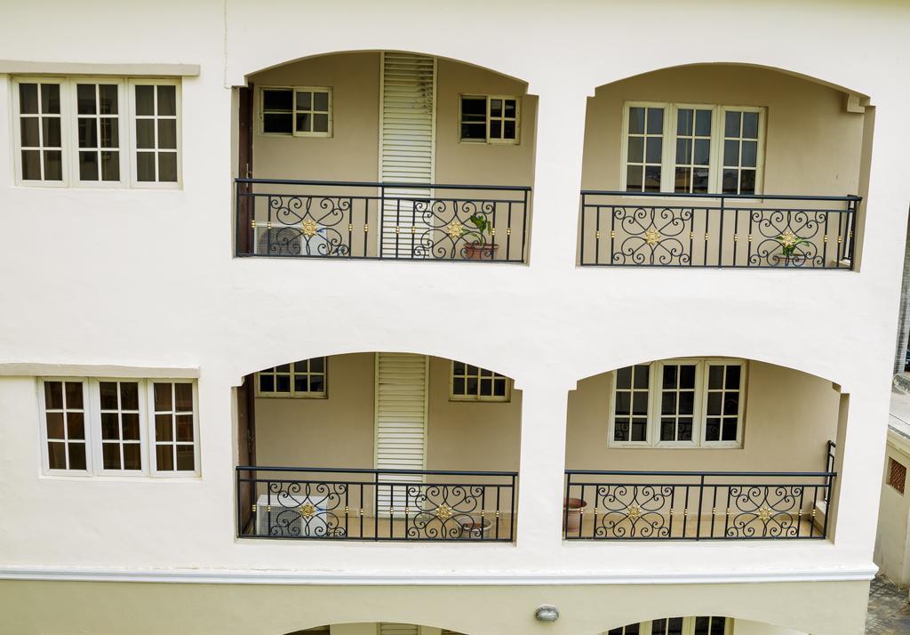 Apartment Royale Hotel&Suite Lagos Buitenkant foto