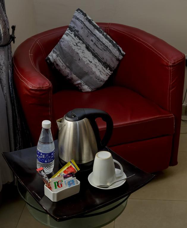 Apartment Royale Hotel&Suite Lagos Buitenkant foto