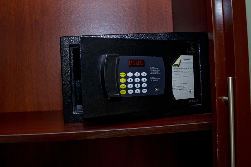 Apartment Royale Hotel&Suite Lagos Buitenkant foto