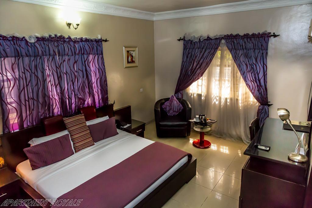 Apartment Royale Hotel&Suite Lagos Buitenkant foto
